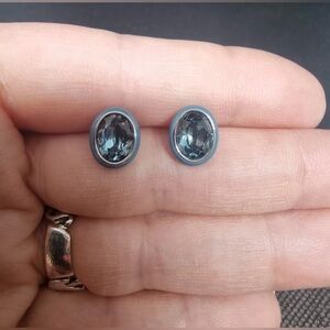 UNIQUE & RARE, Authentic Swarovski Laser Stud Earrings, Teal. DISPLAY ITEM.